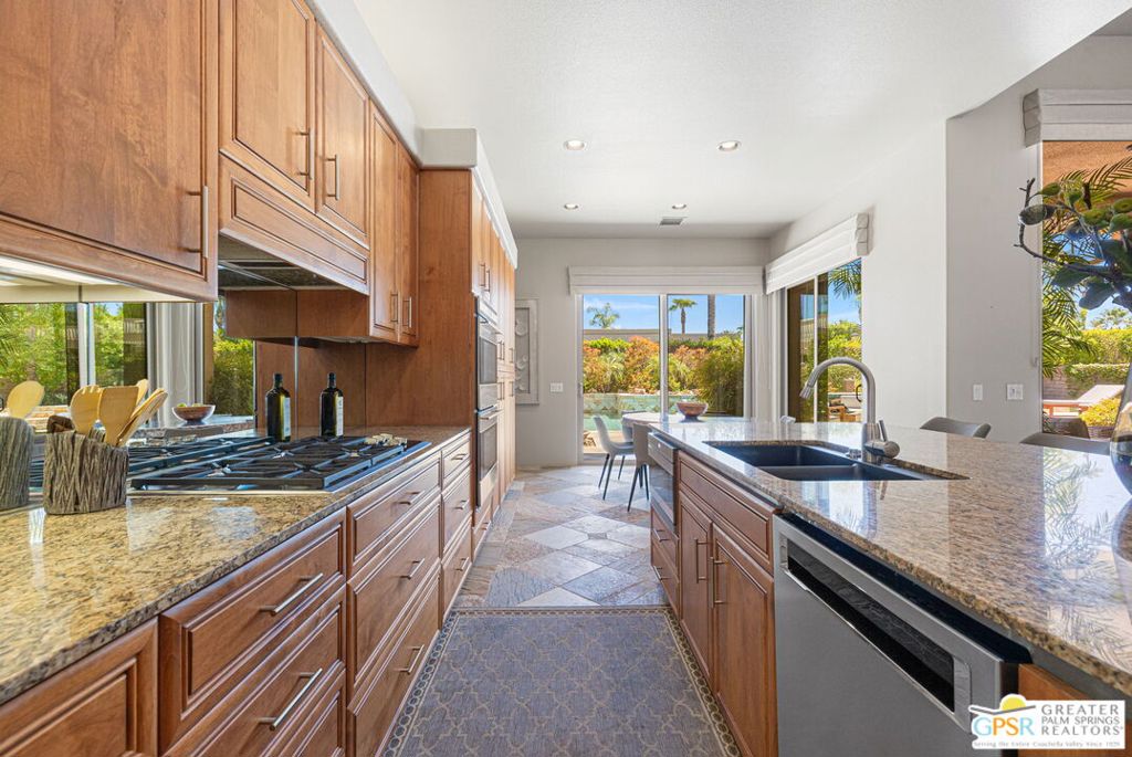 9 Silver Circle Property Photo 24