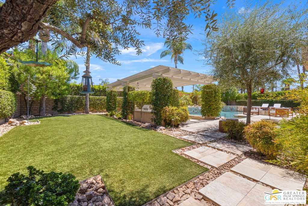 9 Silver Circle Property Photo 35