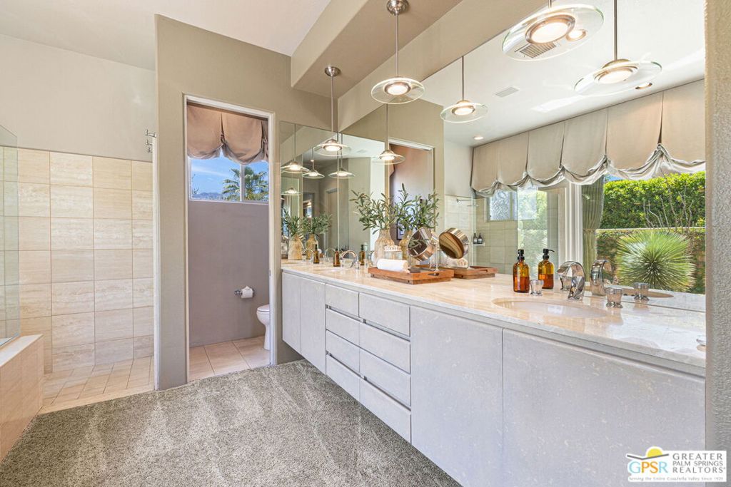 9 Silver Circle Property Photo 42