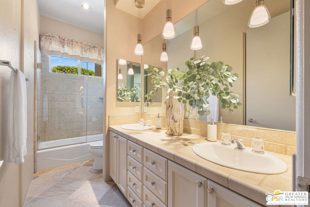 9 Silver Circle Property Photo 46