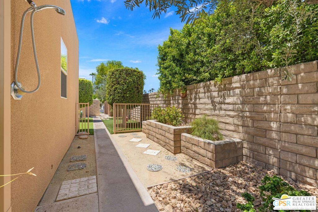 9 Silver Circle Property Photo 51
