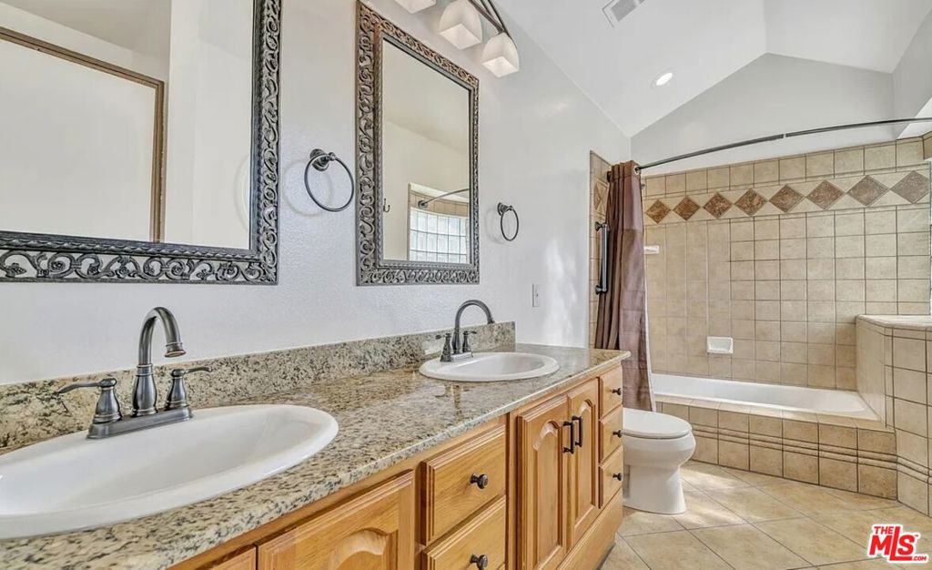 324 S Doheny Drive Property Photo 36