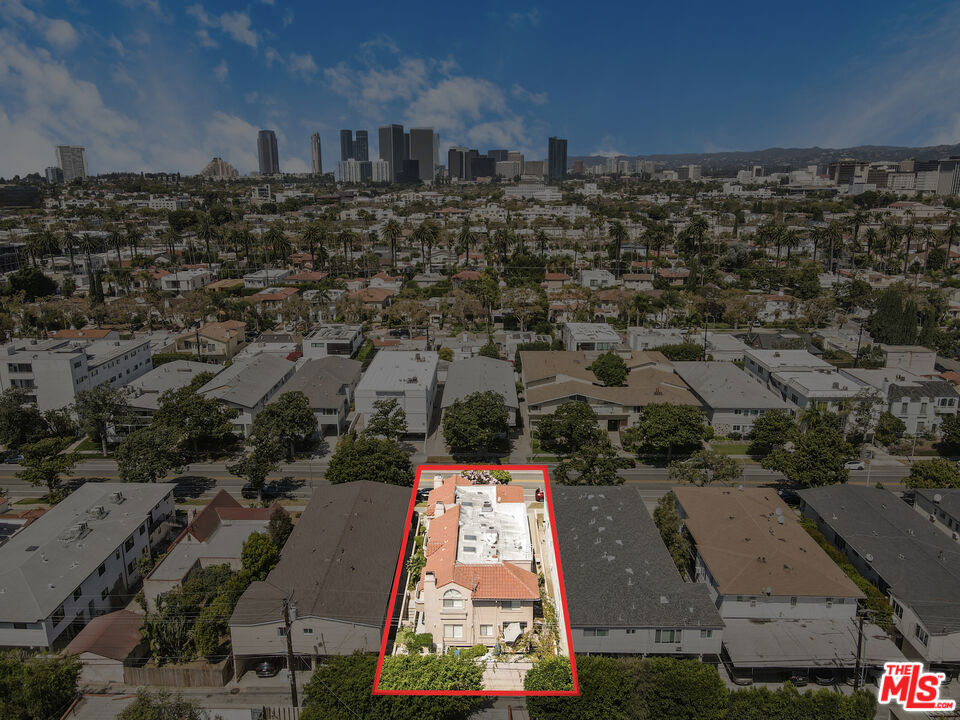 324 S Doheny Drive Property Photo 38