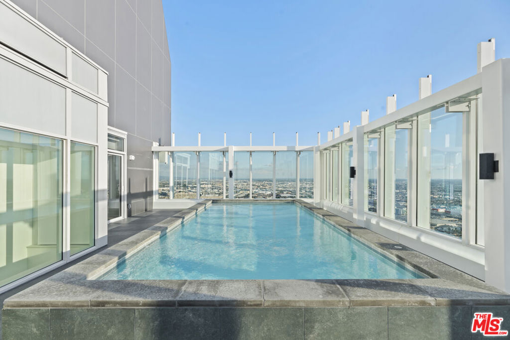 230 W Olympic Boulevard Ph 3 Property Photo 3