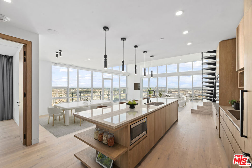 230 W Olympic Boulevard Ph 3 Property Photo 7