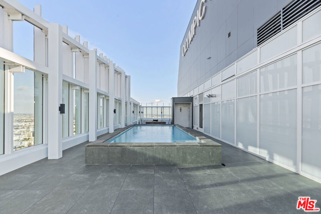 230 W Olympic Boulevard Ph 3 Property Photo 43