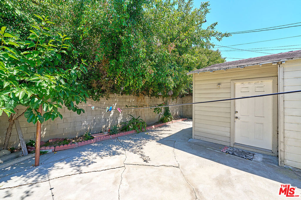 810 S Norton Avenue Property Photo 7