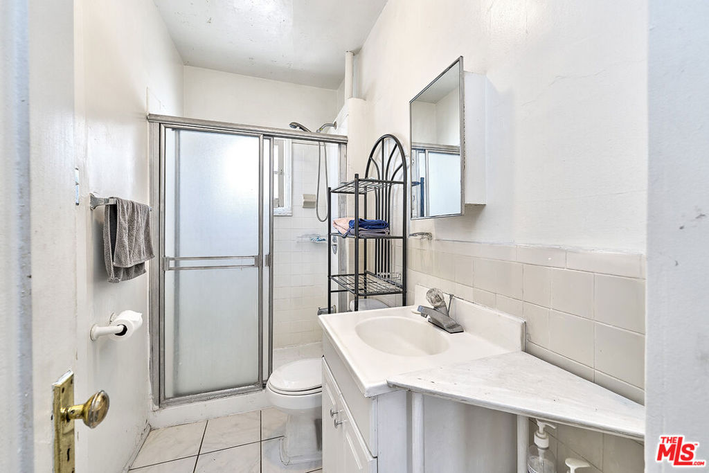 810 S Norton Avenue Property Photo 23