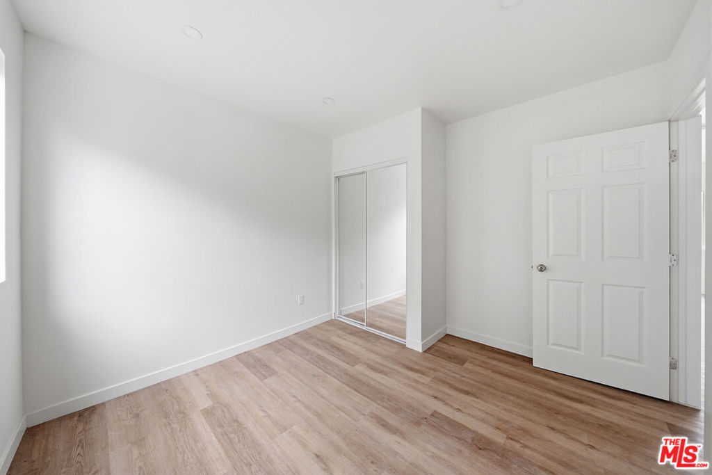 3020 W 12th Street 3026 Property Photo 4