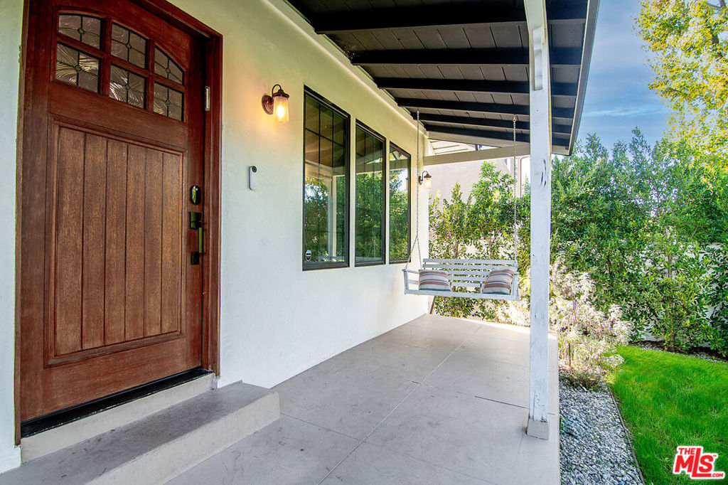 13220 Erwin Street Property Photo 1