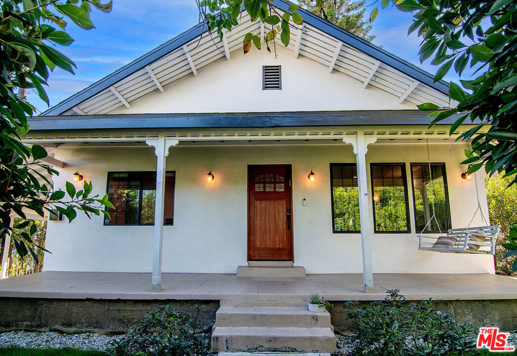 13220 Erwin Street Property Photo 4
