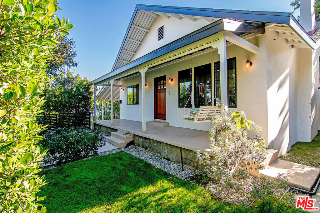 13220 Erwin Street Property Photo 5