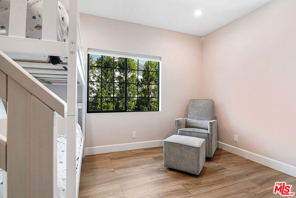 13220 Erwin Street Property Photo 19