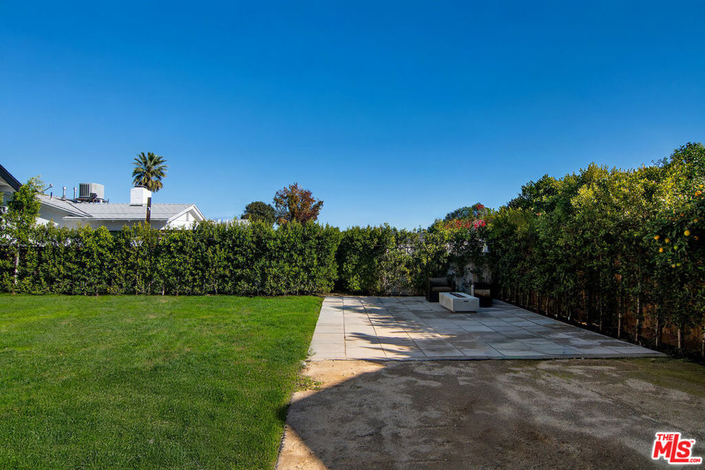 13220 Erwin Street Property Photo 27