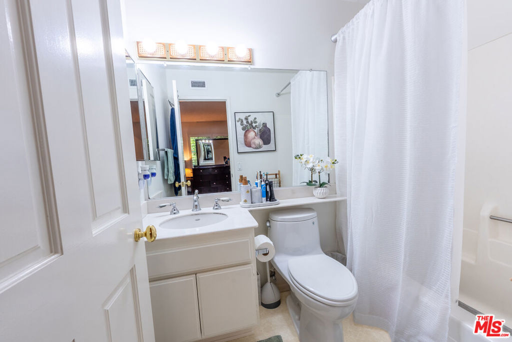 9767 Reseda Boulevard 95 Property Photo 14