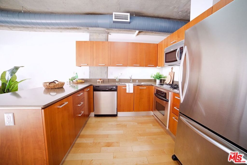 645 W 9th Street 237 Property Photo 4