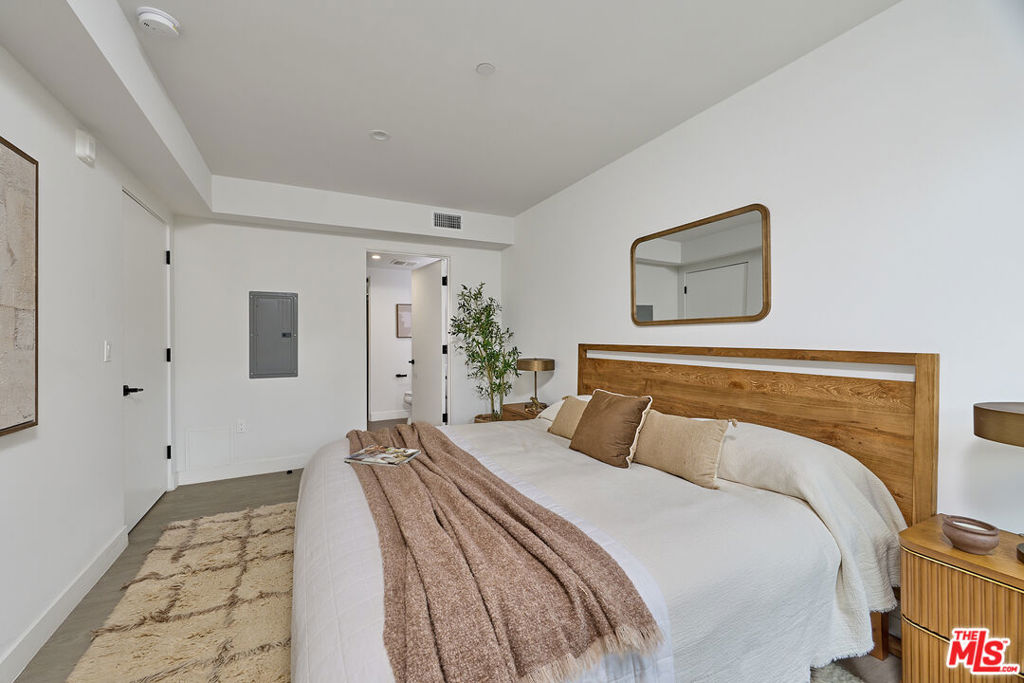 4506 Dockweiler Street 203 Property Photo 15