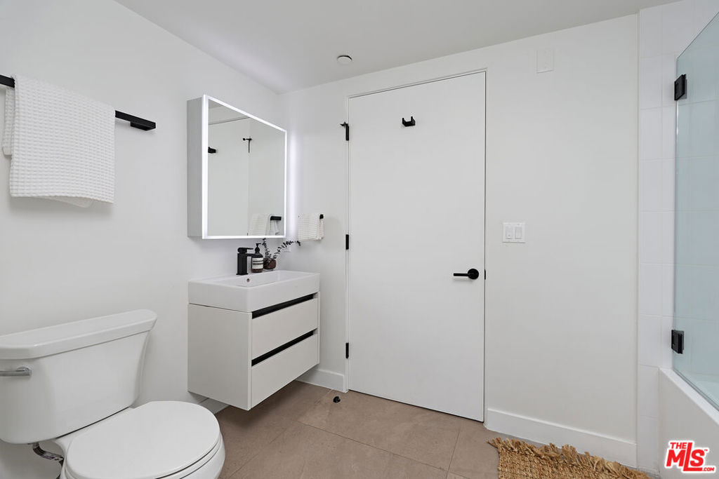 4506 Dockweiler Street 203 Property Photo 17