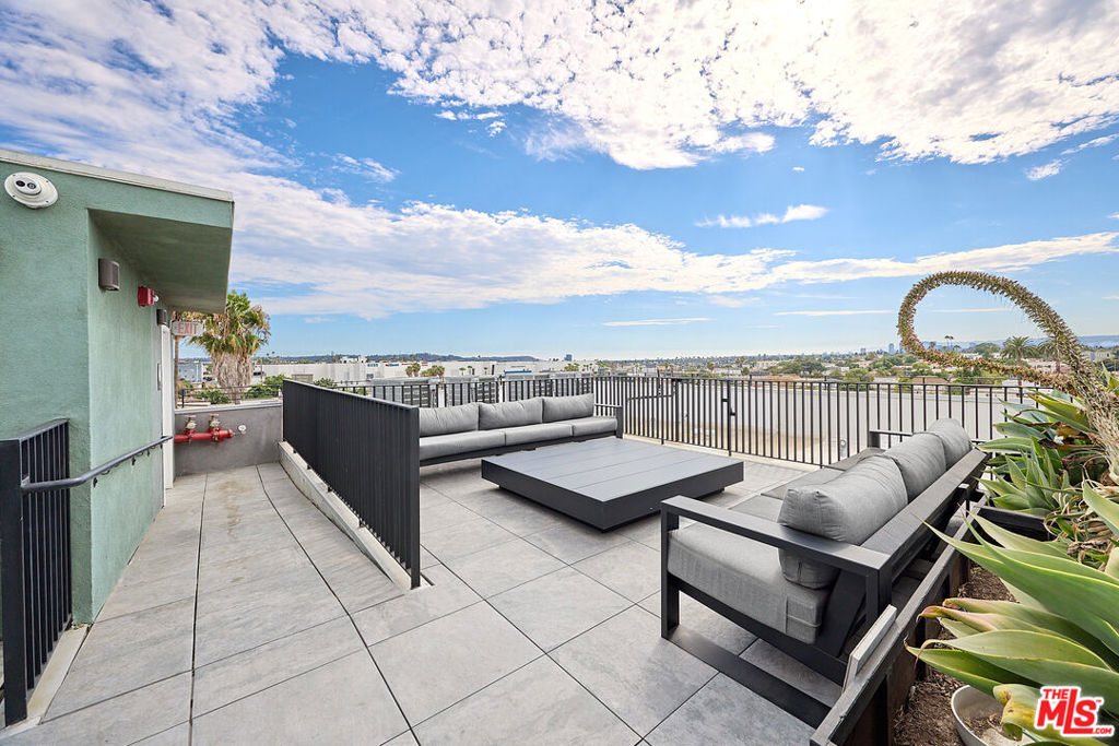 4506 Dockweiler Street 203 Property Photo 20