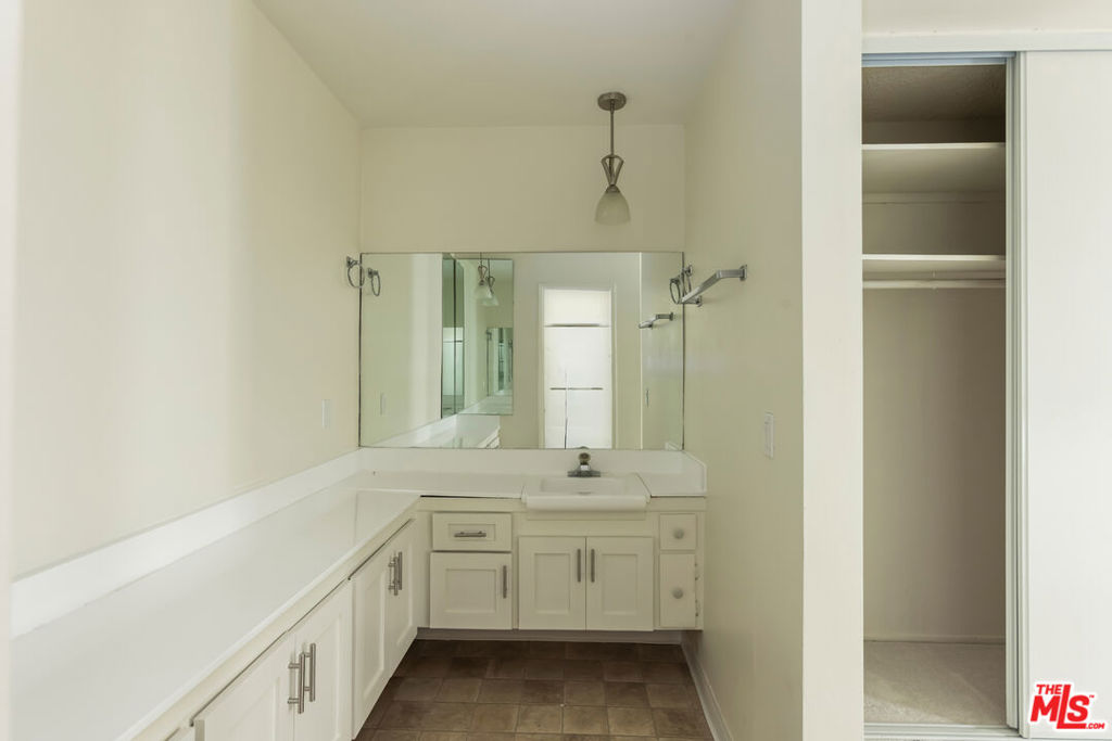 11789 Montana Avenue 9 Property Photo 11