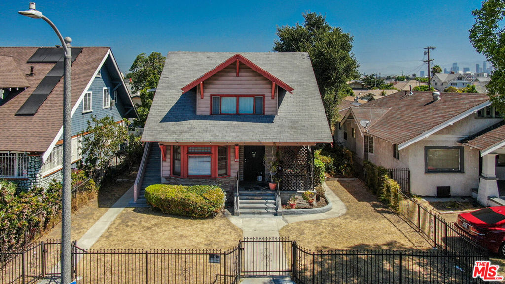 1111 W 47th Street Property Photo 2