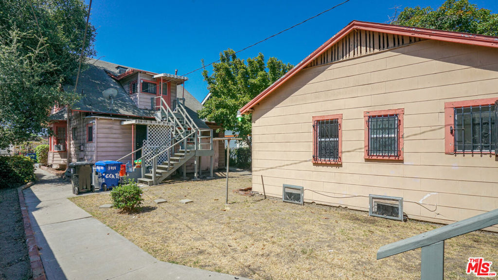 1111 W 47th Street Property Photo 8