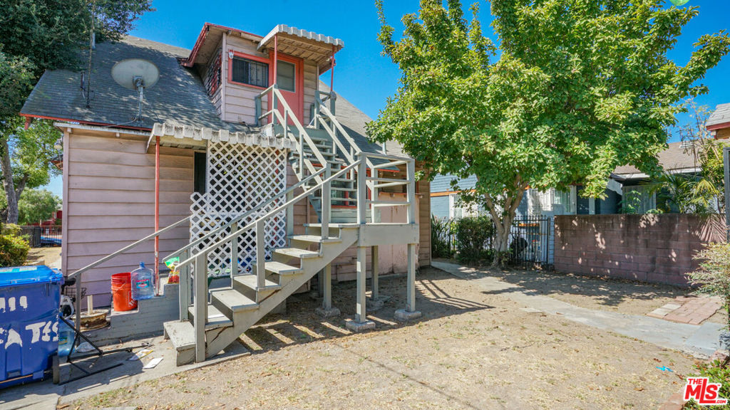 1111 W 47th Street Property Photo 9