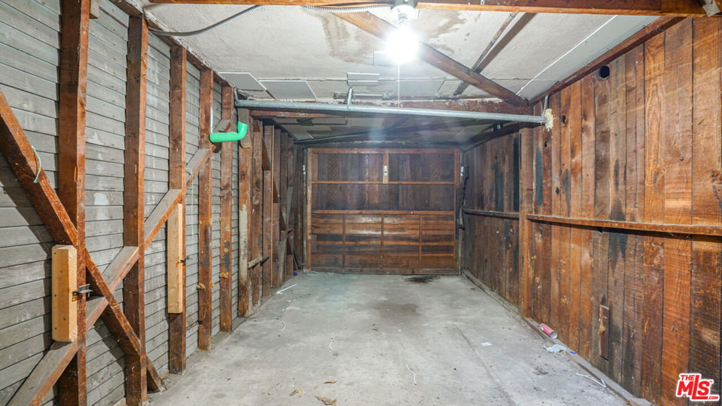 1111 W 47th Street Property Photo 20