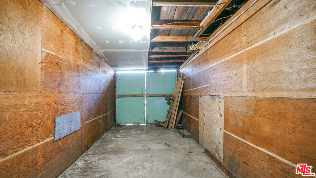 1111 W 47th Street Property Photo 21