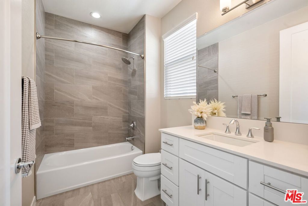 4378 Paxton Place Property Photo 11