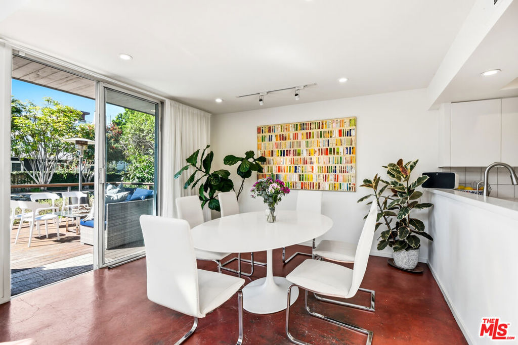 469 Sherman Avenue Property Photo 7