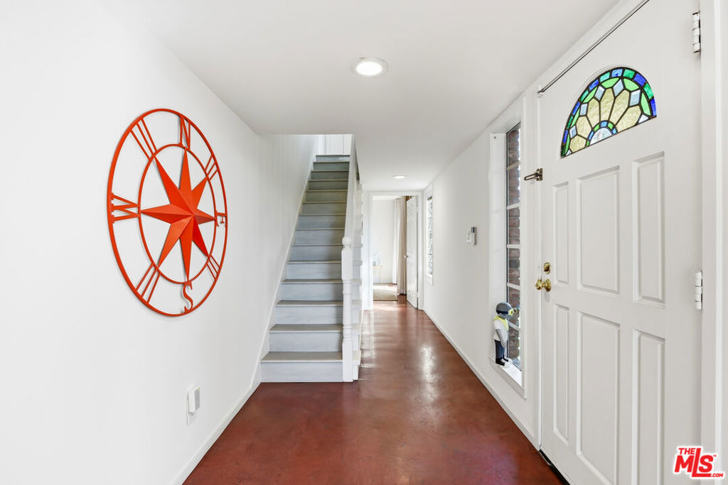 469 Sherman Avenue Property Photo 11