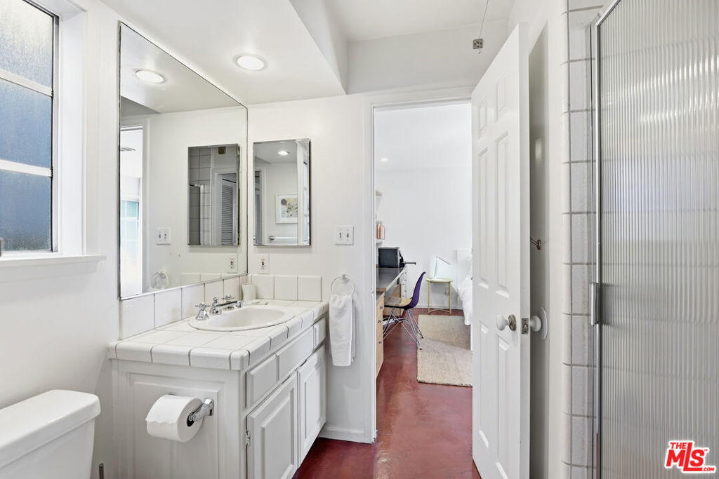 469 Sherman Avenue Property Photo 19