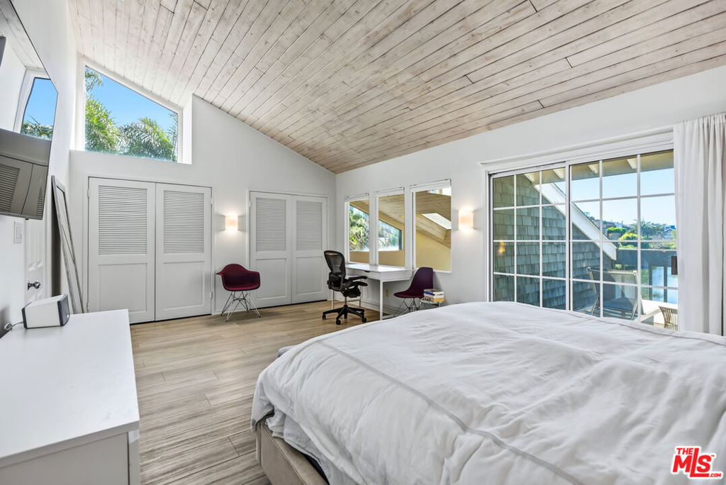 469 Sherman Avenue Property Photo 25