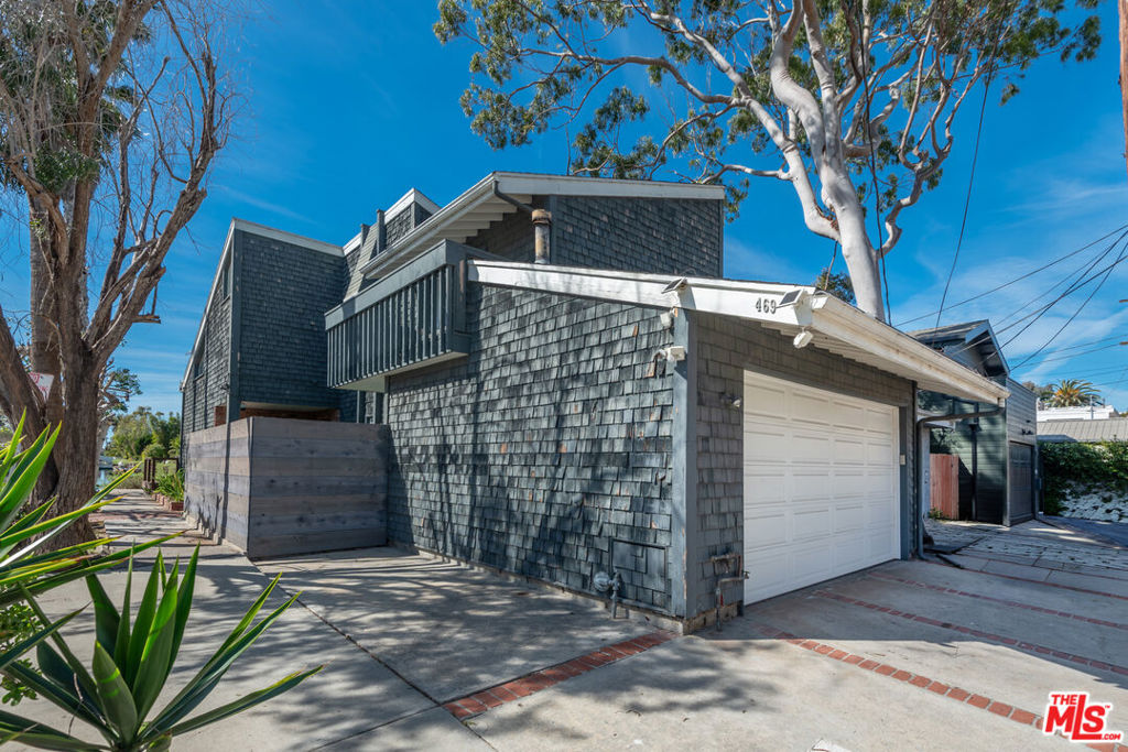 469 Sherman Avenue Property Photo 28