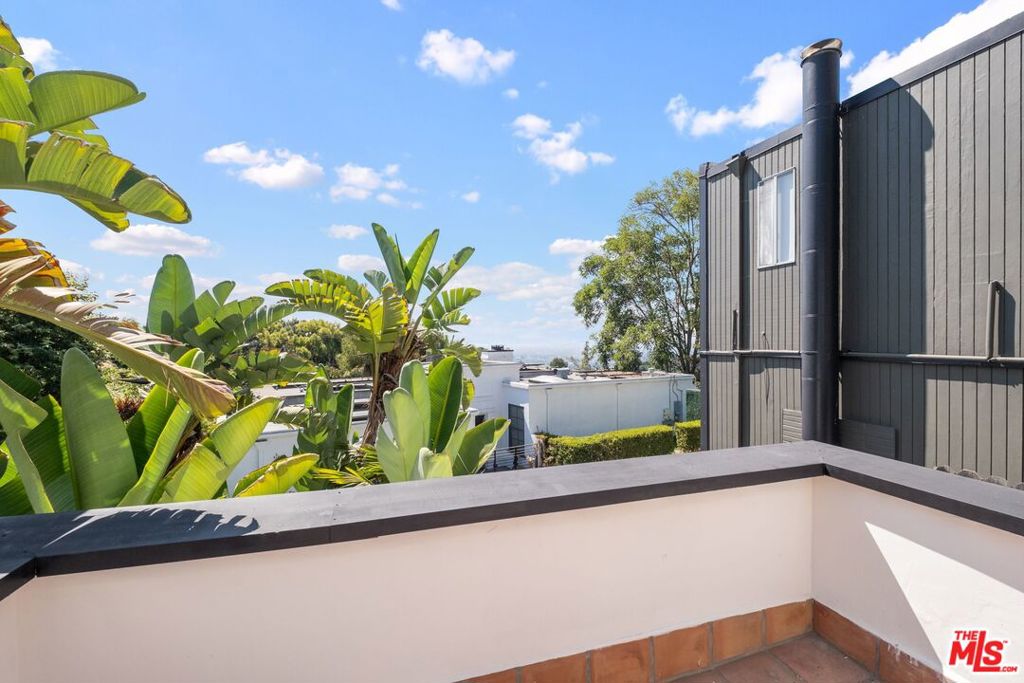 9315 Lloydcrest Drive Property Photo 13