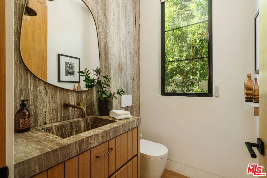 4554 Wortser Avenue Property Photo 6