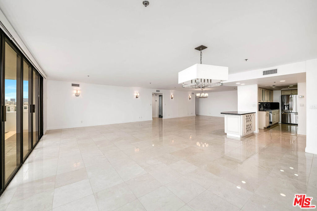 10660 Wilshire Boulevard 701 Property Photo 4