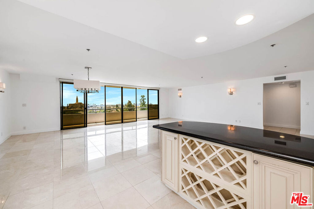 10660 Wilshire Boulevard 701 Property Photo 8