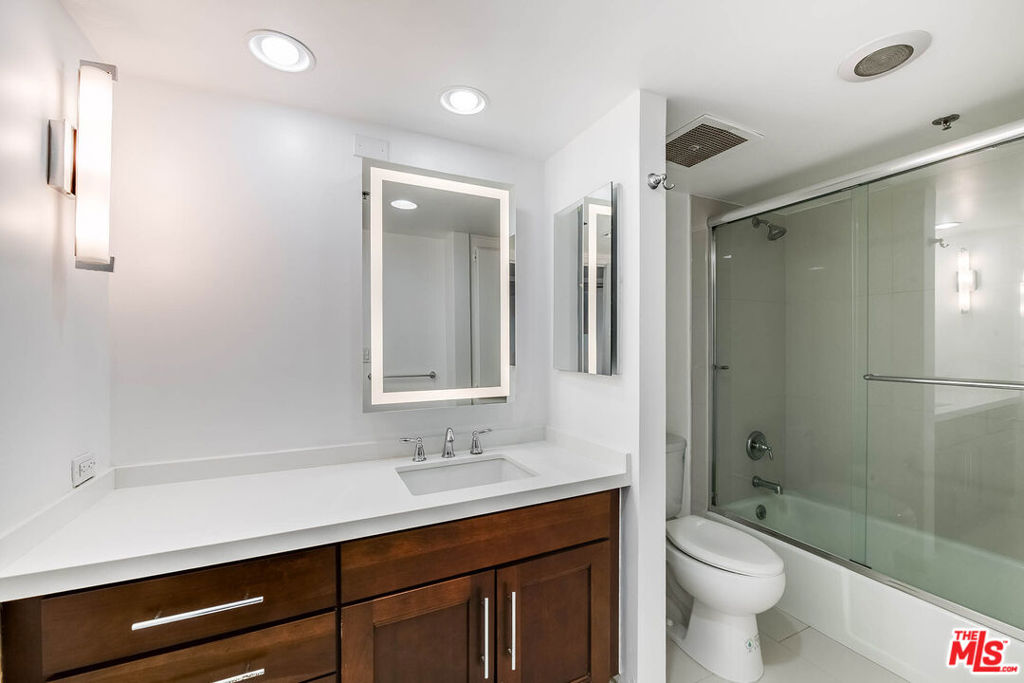 10660 Wilshire Boulevard 701 Property Photo 20