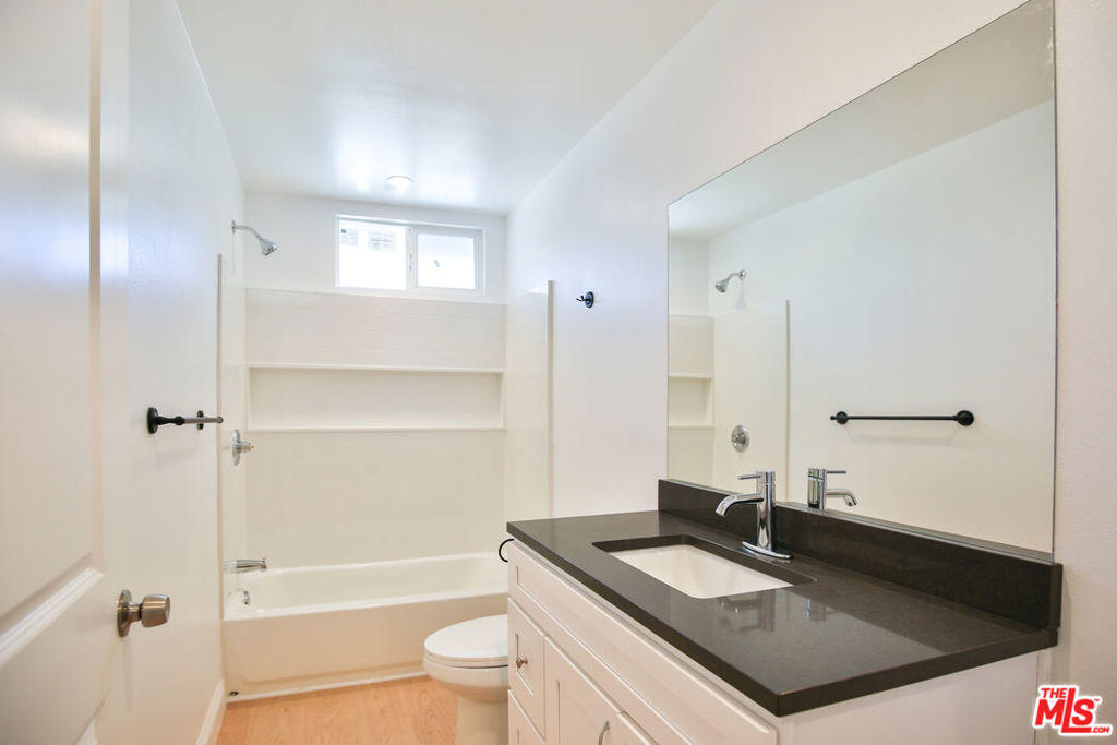 5517 - 5519 Lavinia Avenue Property Photo 19