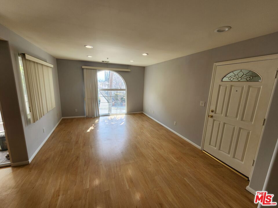 335 -337 E Providencia Avenue Property Photo 5