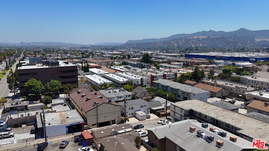 335 -337 E Providencia Avenue Property Photo 18