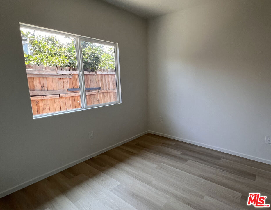 945 W 76th Street Property Photo 11