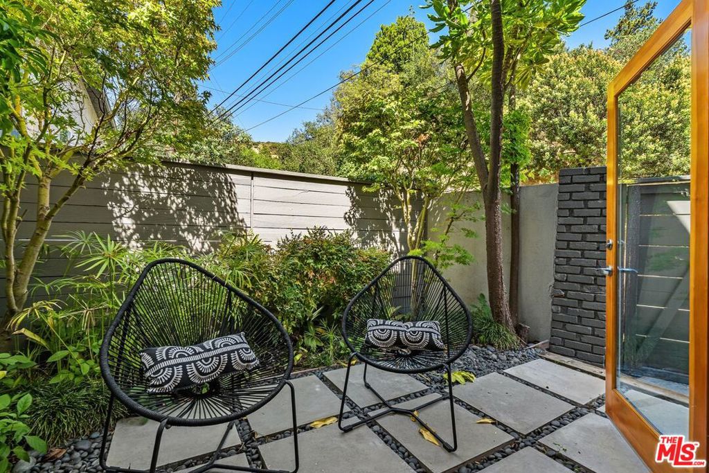 2601 Nichols Canyon Road Property Photo 19