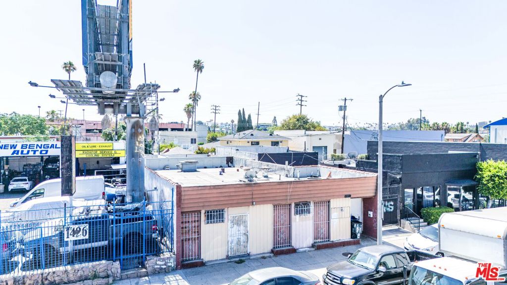 1430 S La Brea Avenue Property Photo 4