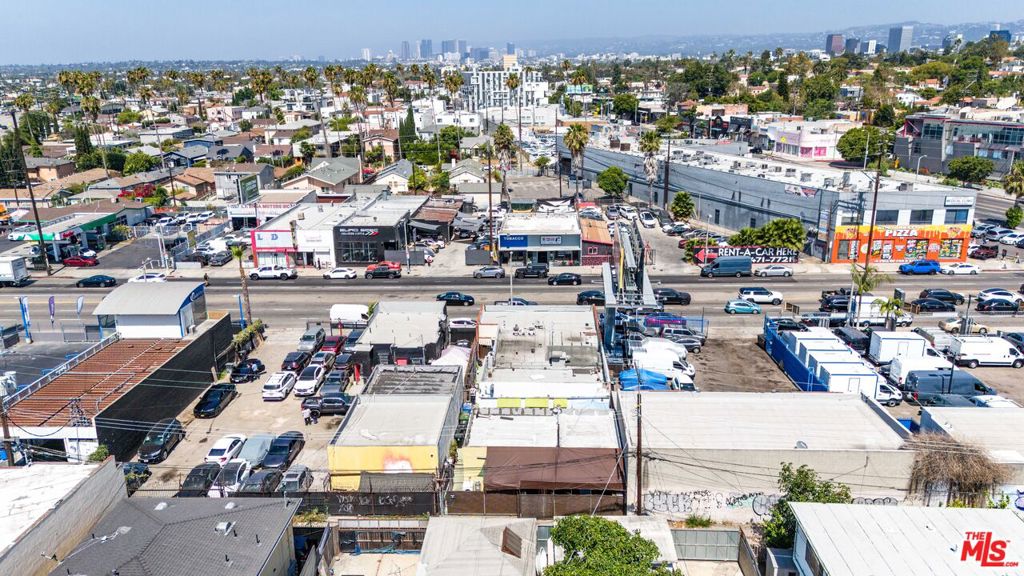 1430 S La Brea Avenue Property Photo 11