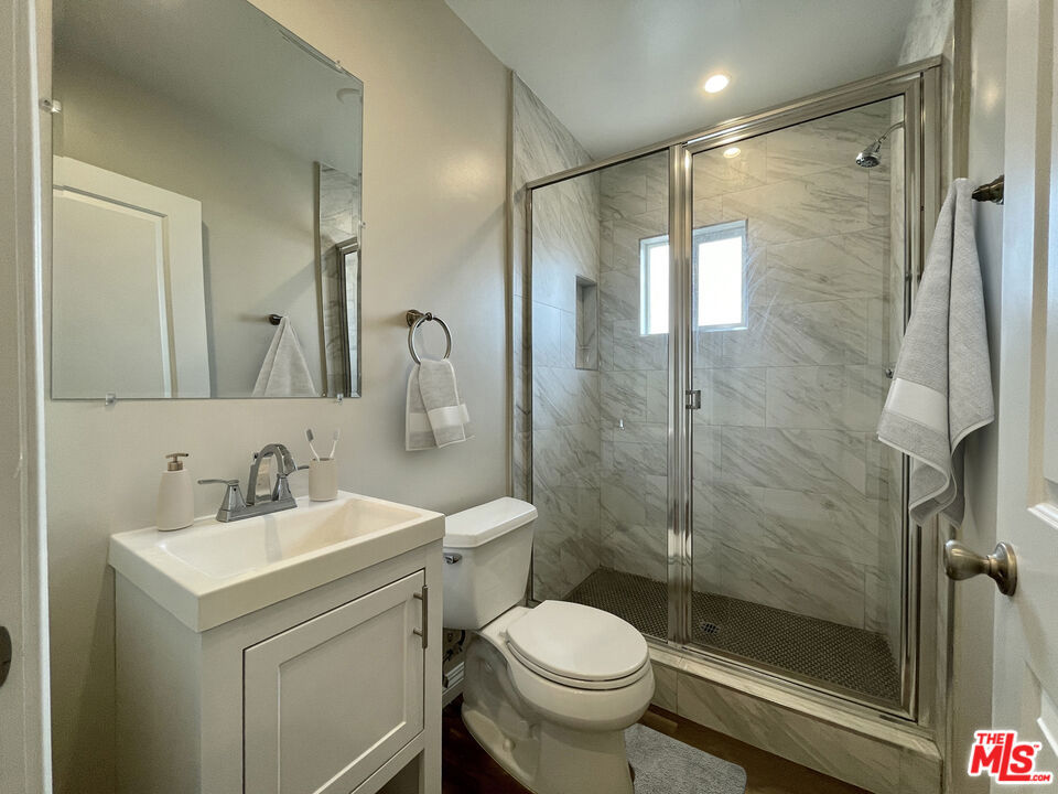 2012 S Holt Avenue Property Photo 3