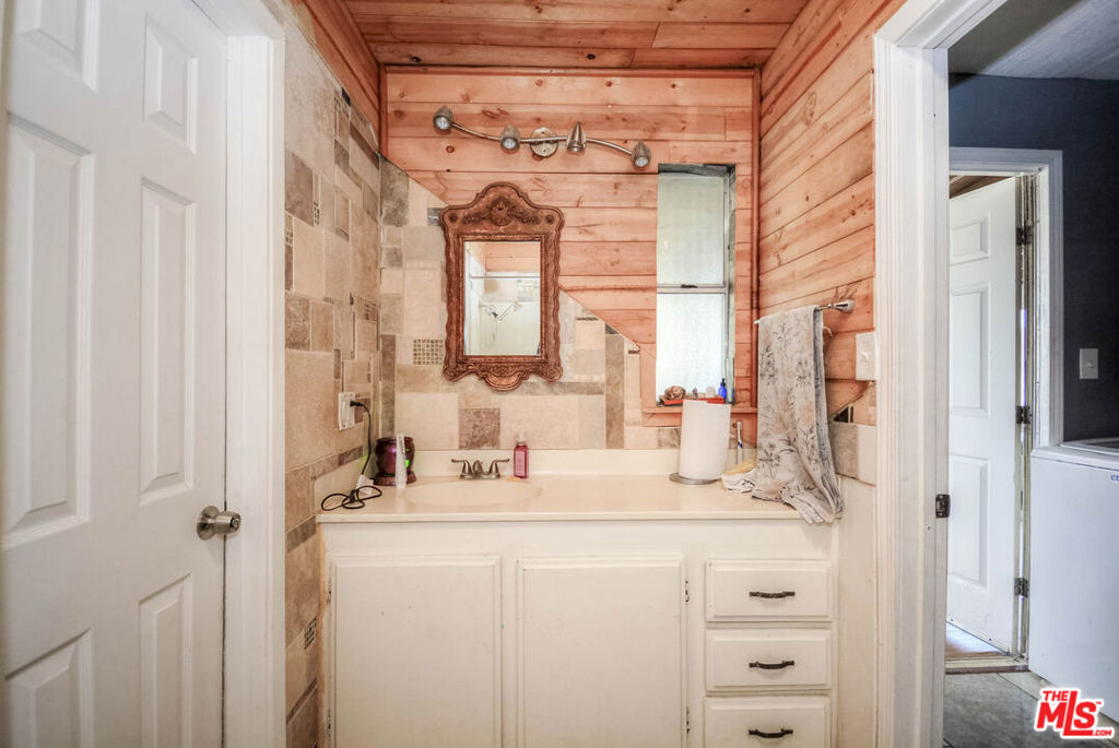 1828 Orum Road Property Photo 14