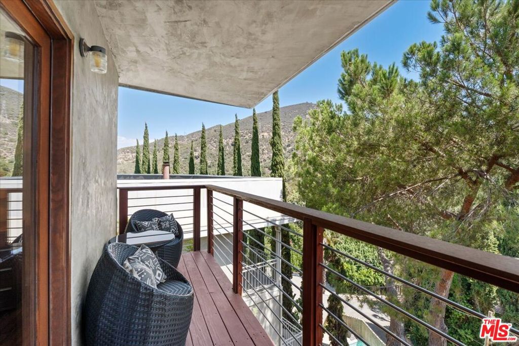3234 Hillock Drive Property Photo 20
